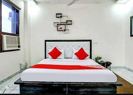Hotel O Seventy Stay In Sohana Bagian luar foto