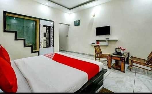 Hotel O Seventy Stay In Sohana Bagian luar foto